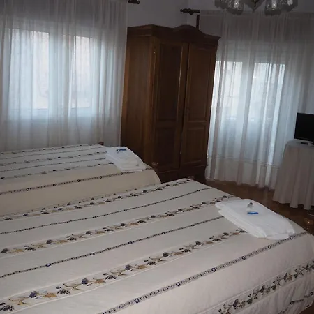 Monte Carlo - Alojamento Local Hostal *