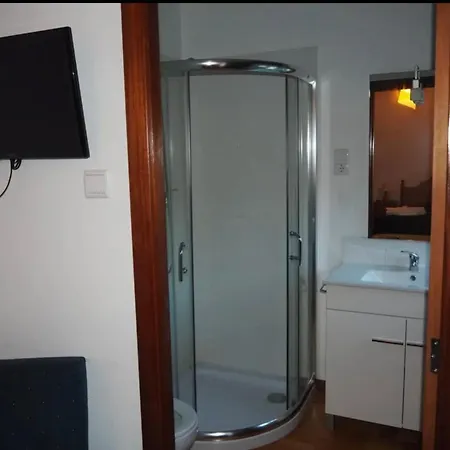 Monte Carlo - Alojamento Local * Pedras Salgadas