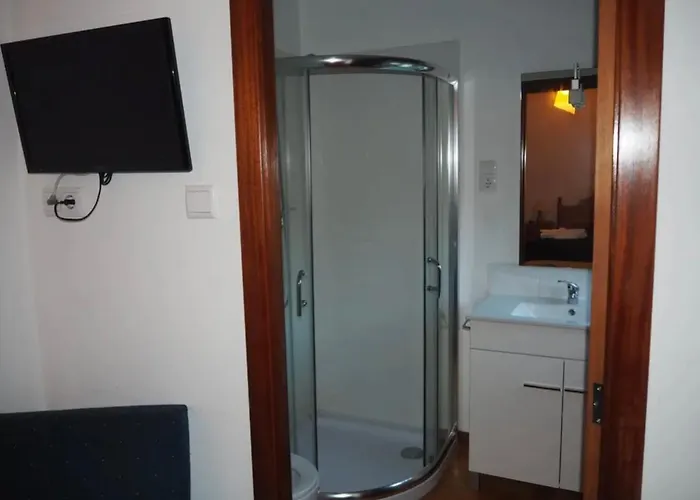 Monte Carlo - Alojamento Local * Pedras Salgadas